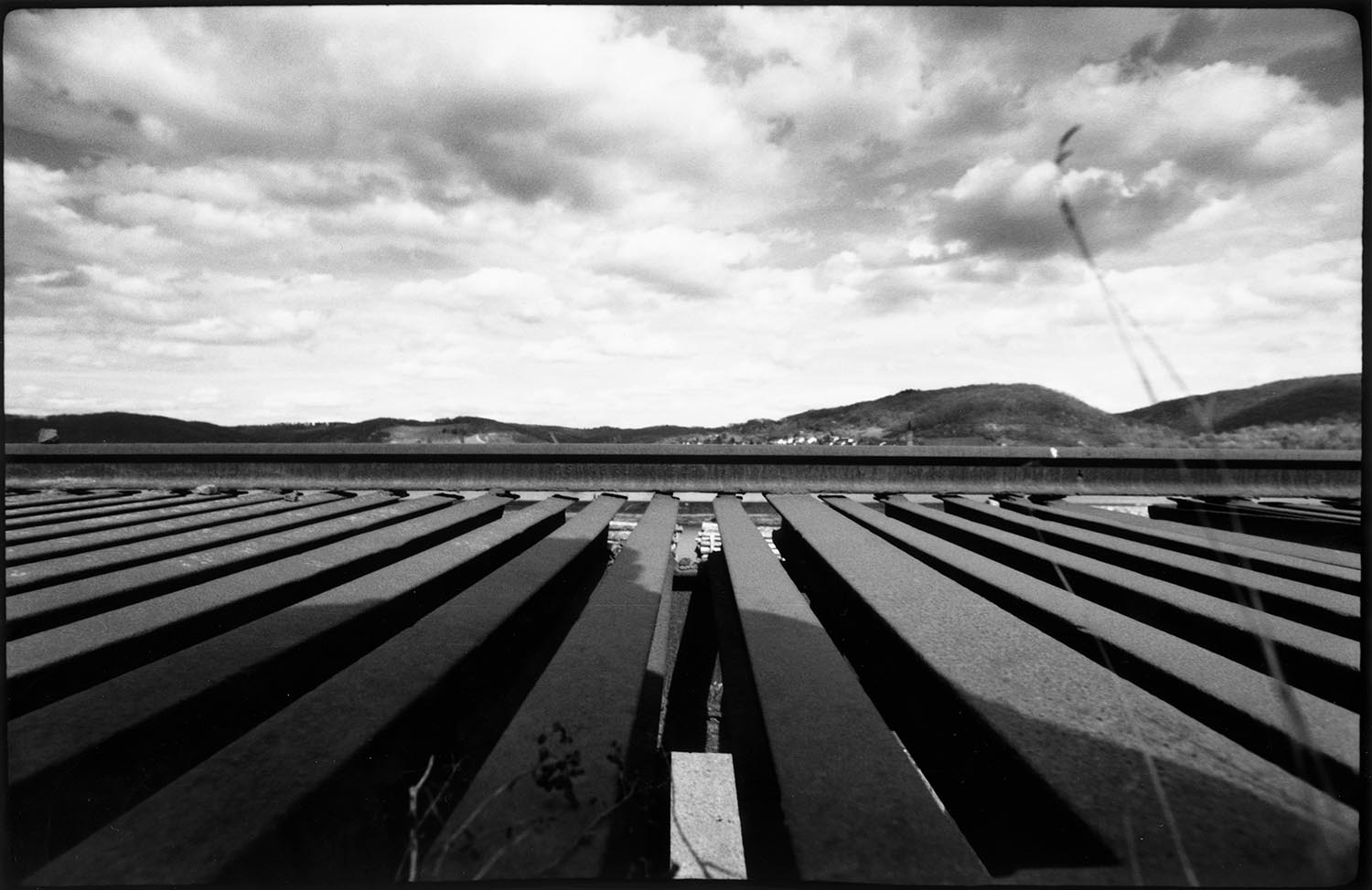 Eisenufer - Rheinromantik, eine Fotoserie von Dan Hummel, Schwarzweißfotos