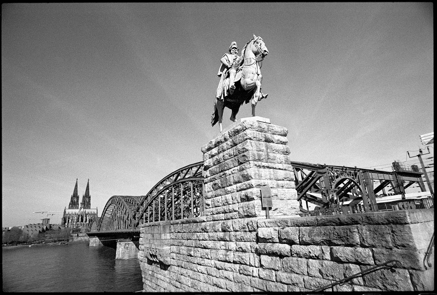 Kaiser Wilhelm - Rheinromantik, eine Fotoserie von Dan Hummel, Schwarzweißfotos