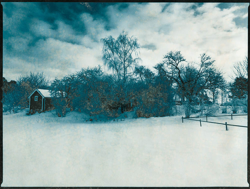 Vinterhus på Sigtuna - 2-bad tonad svartvitt bild